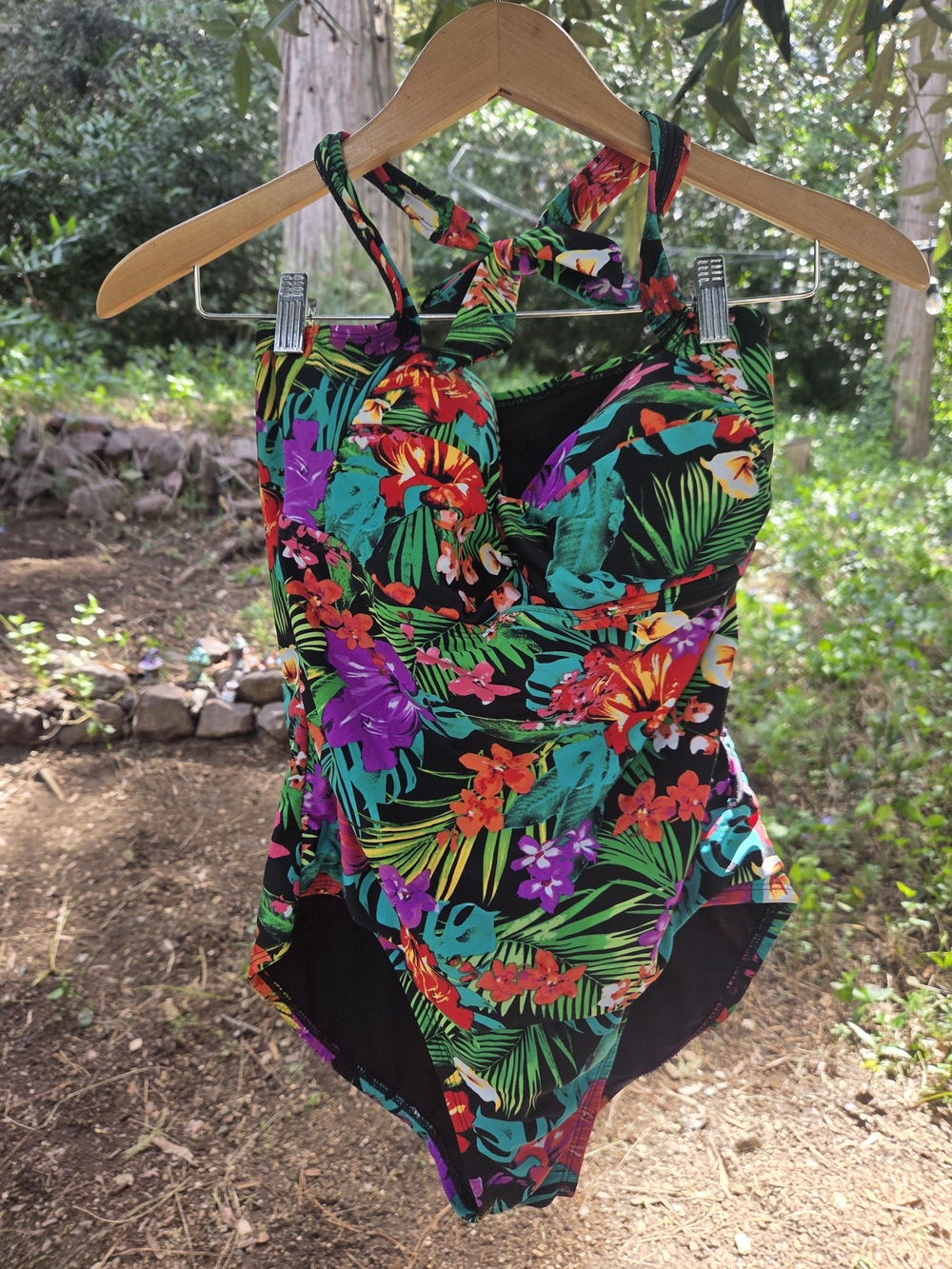 Catalina Womens Tropical Floral One-Piece Swimsuit‎ - Black Multicolor